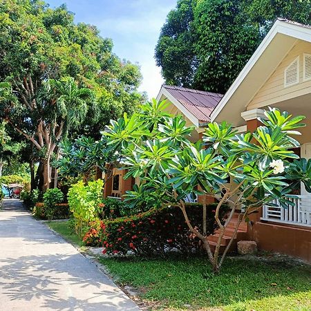 Malibu Samed Resort Koh Samet Exterior photo